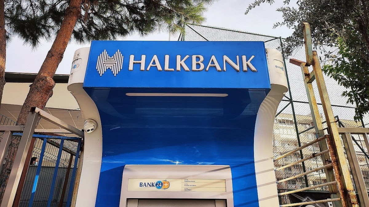 Halkbank Kendi Bankasından EMEKLİ Maaşlarını Alanlara Kıyak Yapacak! 50.000 TL'ye Kadar İstediğiniz Zaman Ödenecek