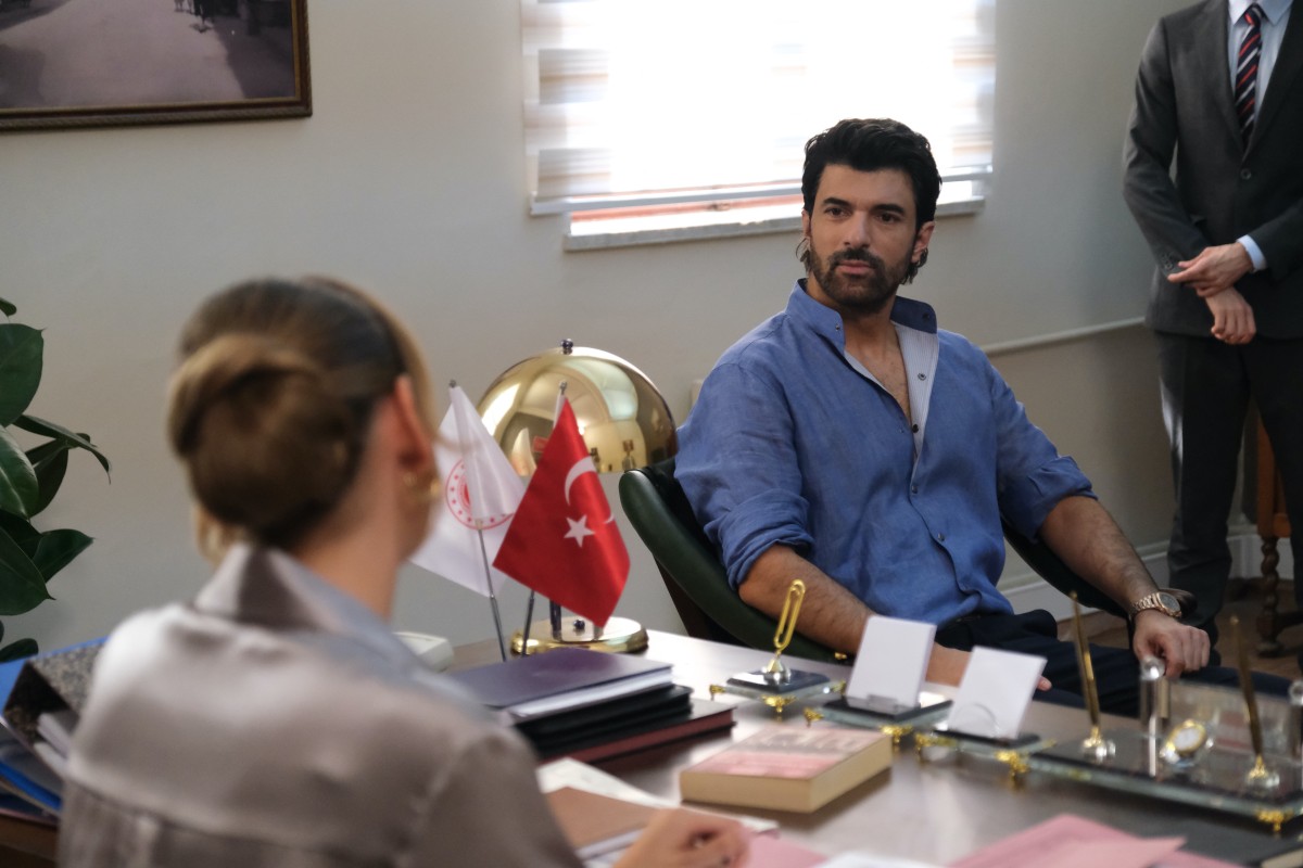  Engin Akyürek ve Gülsim Ali'yi Buluşturan ‘Bereketli Topraklar’dan Yeni Fragman