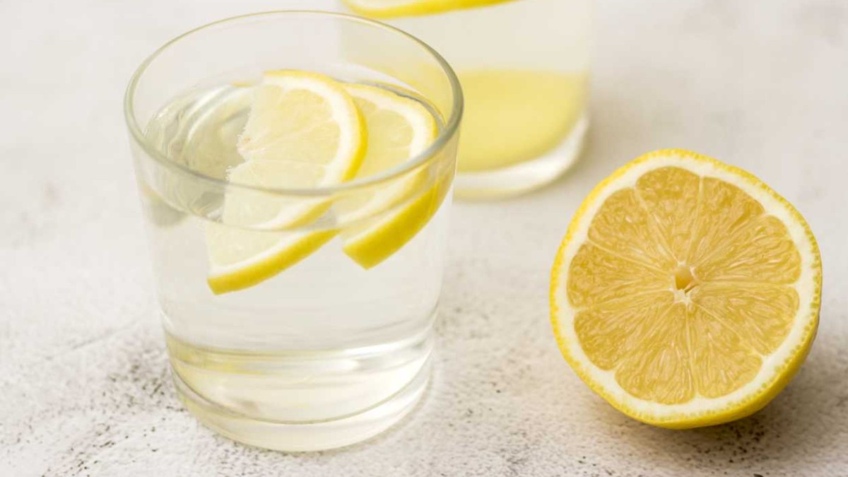 Günde 1 bardak limonlu su içerek sağlığınızı koruma altına alın! İşte limon suyunun mucizevi faydaları