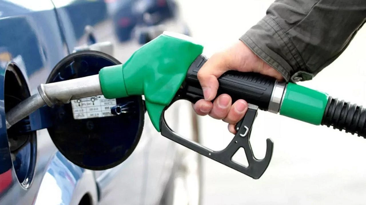 Benzin ve dizel fiyatlarında tabela değişti! Benzin, dizel, LPG'ye zam veya indirim var mı? Sürücüler şaştı kaldı