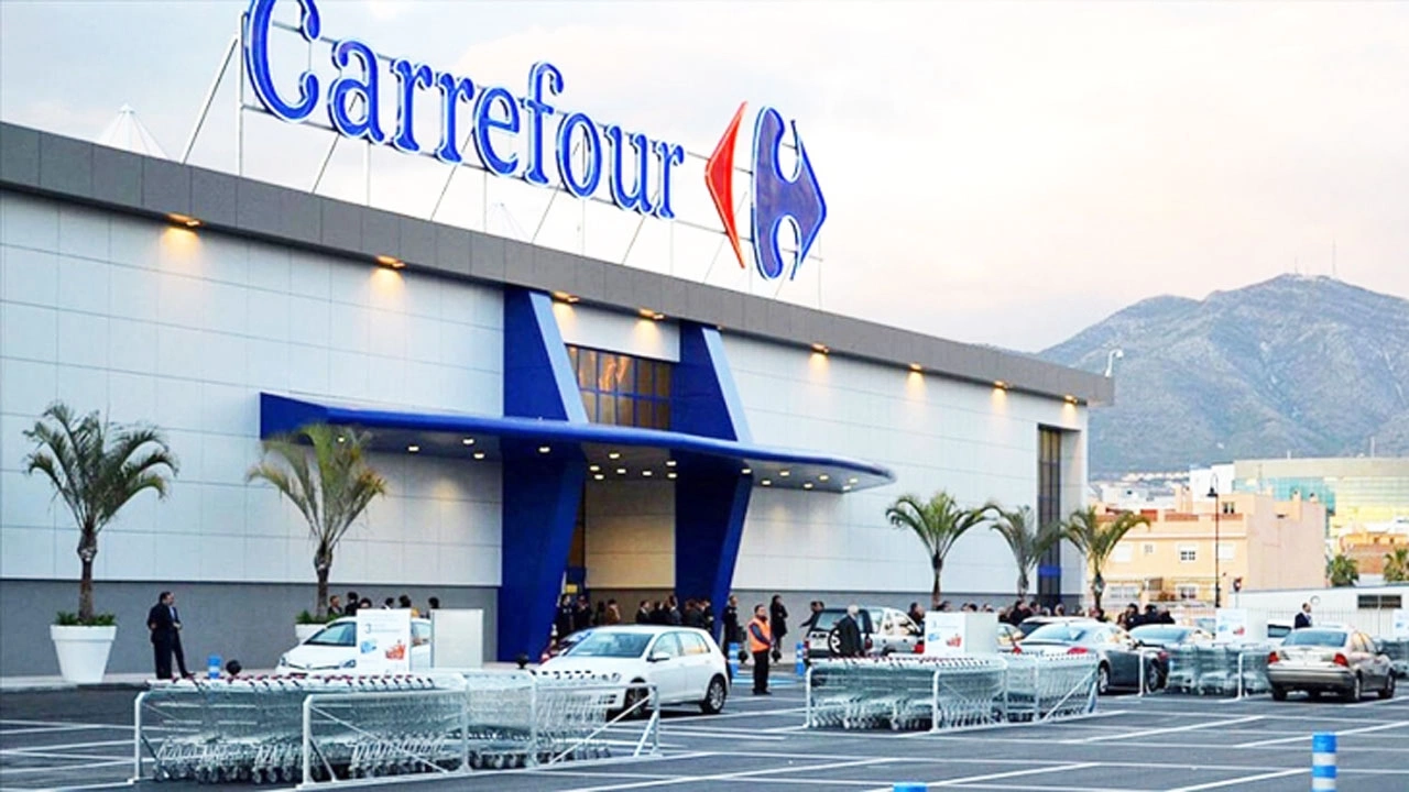 Carrefour’da dev indirim başladı! Tereyağı 1 kg 195 TL, 700 gram salam - 69,95 TL'den satılıyor! Sepet sepet yumurta sakın bunu unutma