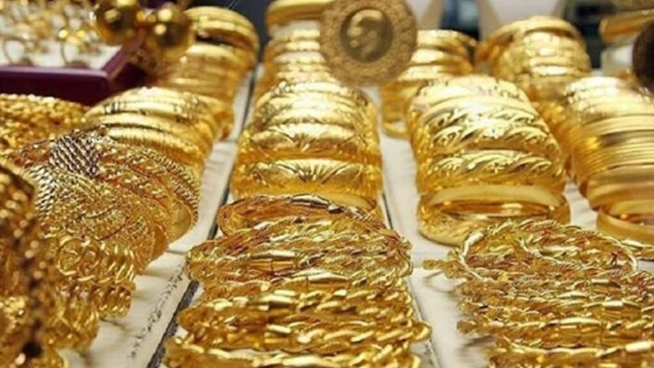 SON DAKİKA: Çeyrek altın fiyatlarının 4500 TL olacağı tarih duyuruldu! 