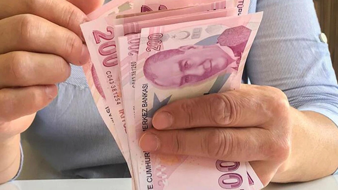 SGK SSK ve Bağkur emeklisine müjde, o banka kelli felli 100.000 TL ödeyecek 
