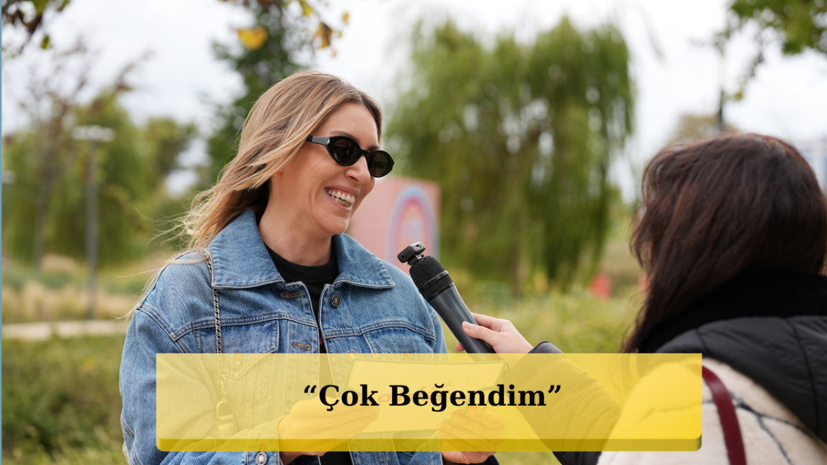Ünlü Oyuncu Sinem Kobal'dan Aileler İçin Düzenlenen Festivaline Büyük Övgü