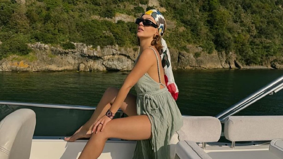 Melisa Döngel'in tekne tatili: Pozları sosyal medyayı salladı
