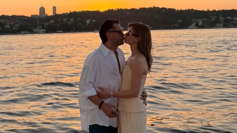 Beren Saat ve Kenan Doğulu 11. Yıllarını Gün Batımında Kutladı