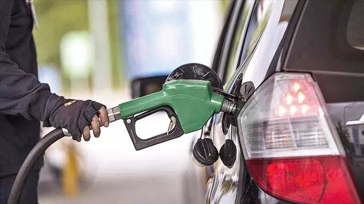 Akaryakıt 2024'e Yeni Zamla Girecek! Güncel Akaryakıt Fiyatları: Benzin ve Motorin Kaç TL Oldu?