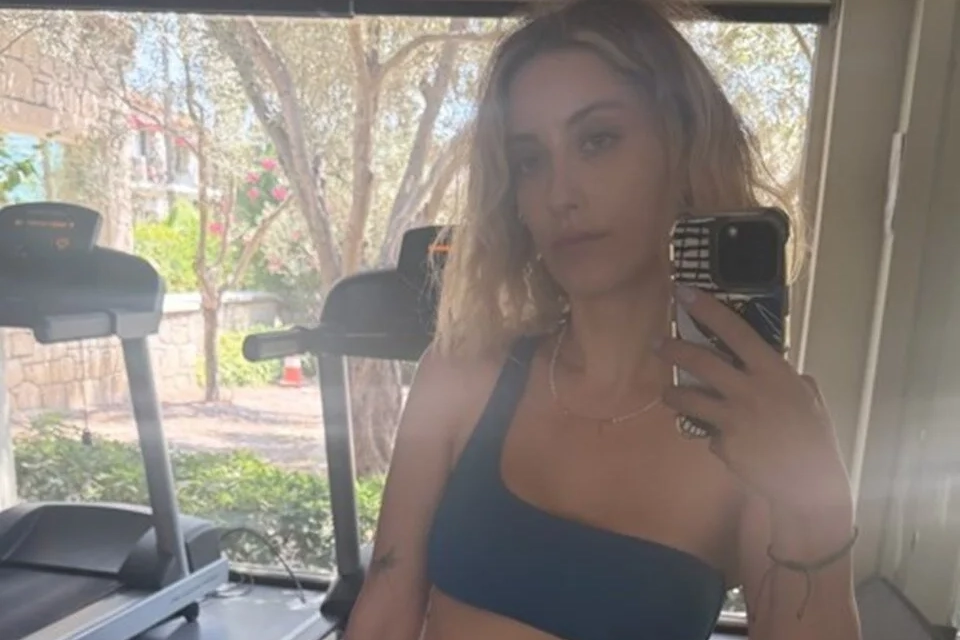 Hazal Kaya’nın Spor Paylaşımı Sosyal Medyada Gündem Oldu