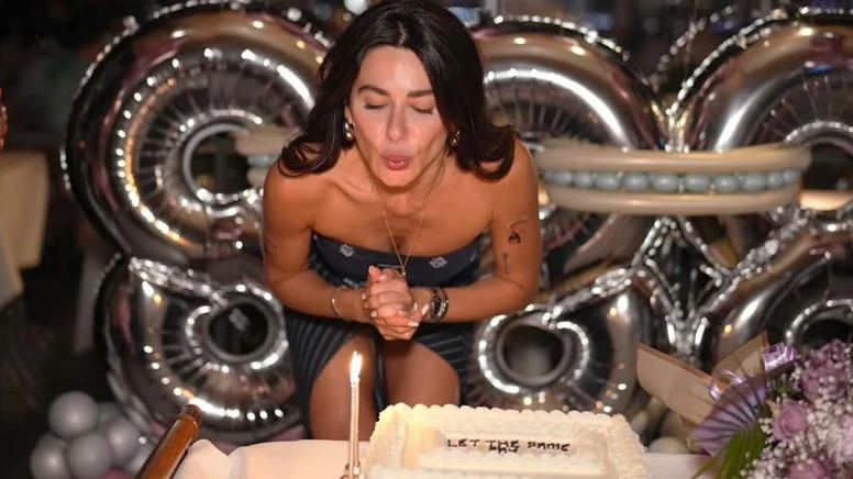 Nesrin Cavadzade 43. Yaş Gününü Coşkuyla Kutladı